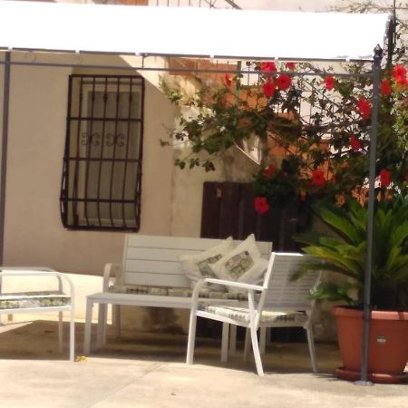 Villa Casale Hibiscus Santa Maria del Focallo Esterno foto
