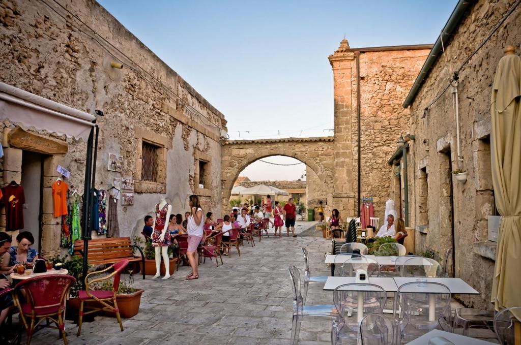 Villa Casale Hibiscus Santa Maria del Focallo Esterno foto