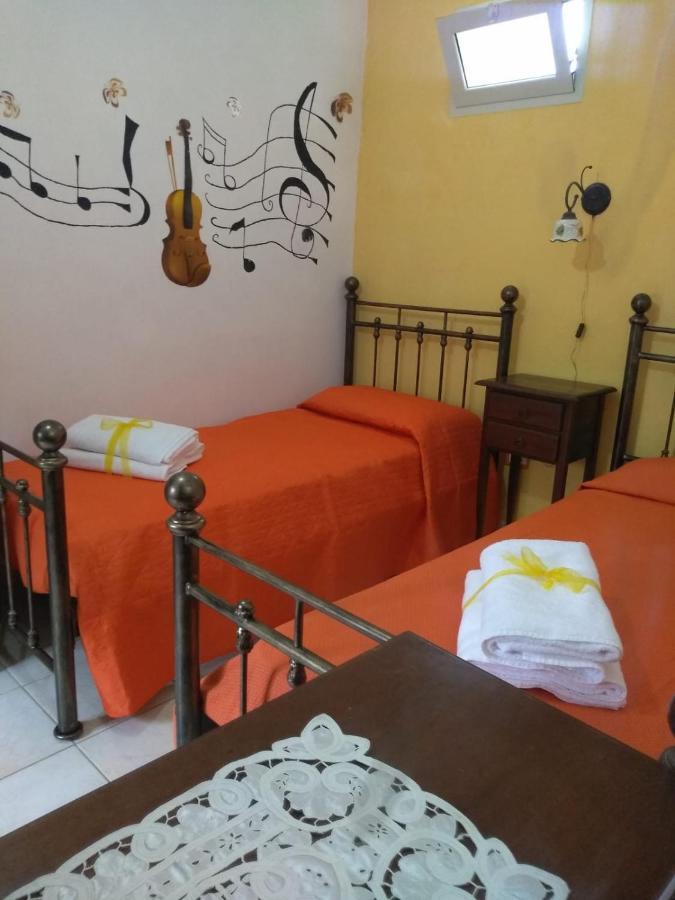 Villa Casale Hibiscus Santa Maria del Focallo Esterno foto