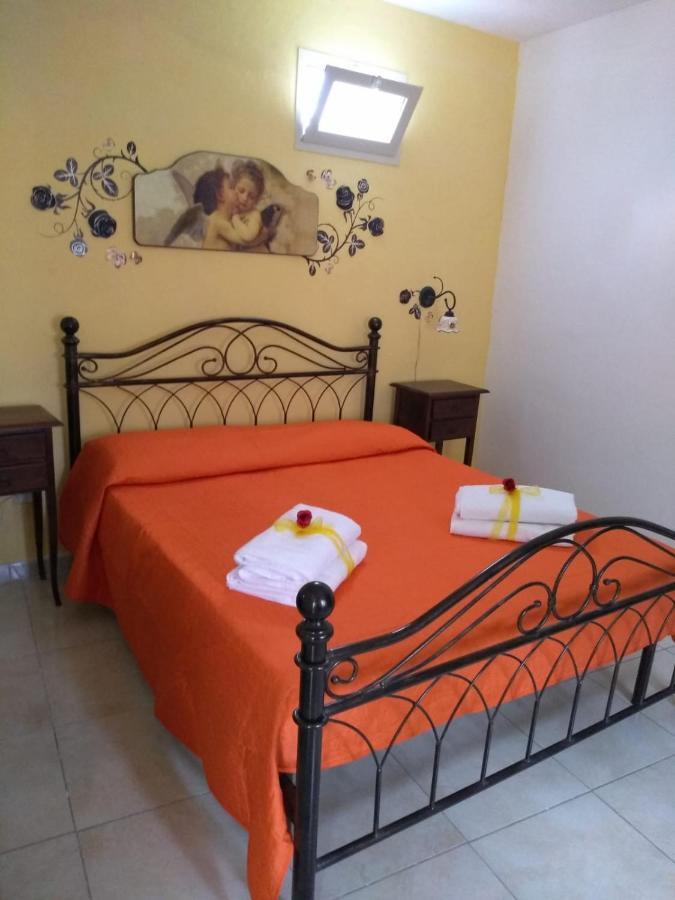 Villa Casale Hibiscus Santa Maria del Focallo Esterno foto