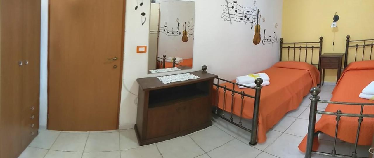 Villa Casale Hibiscus Santa Maria del Focallo Esterno foto