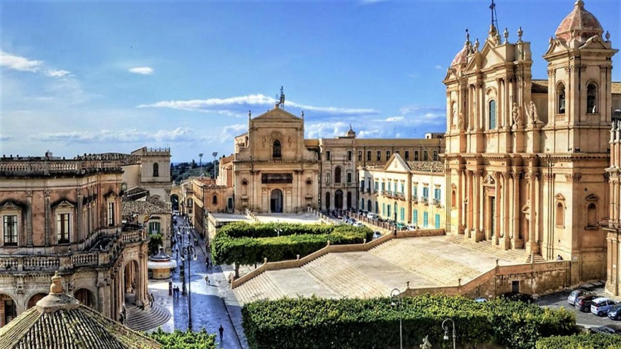 Villa Casale Hibiscus Santa Maria del Focallo Esterno foto